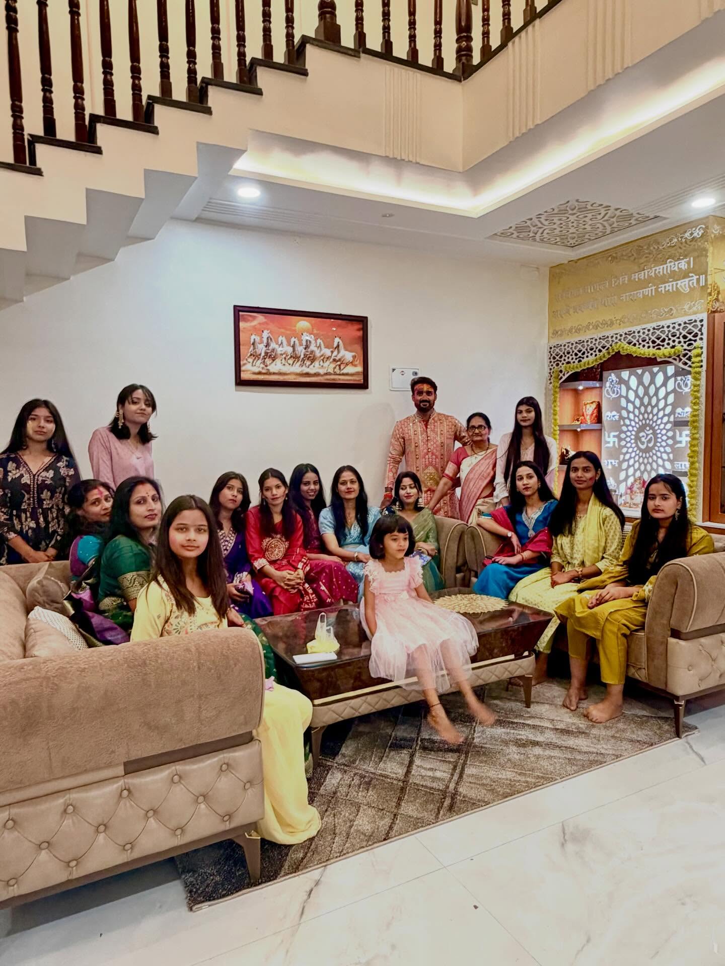 घर में जश्न, गांव में उत्साह