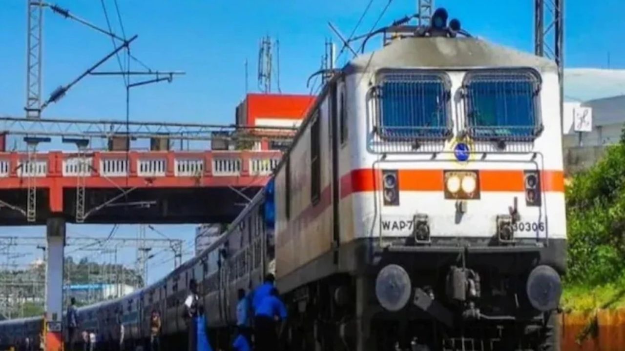 तत्काल टिकट बुकिंग 