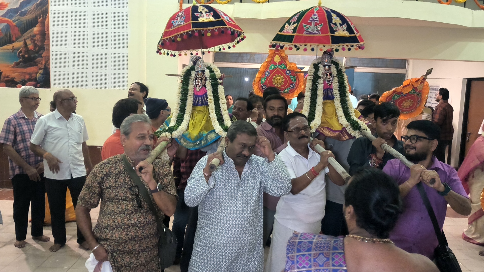 शादी की मनोकामना लेकर पहुंचे अविवाहित श्रद्धालु