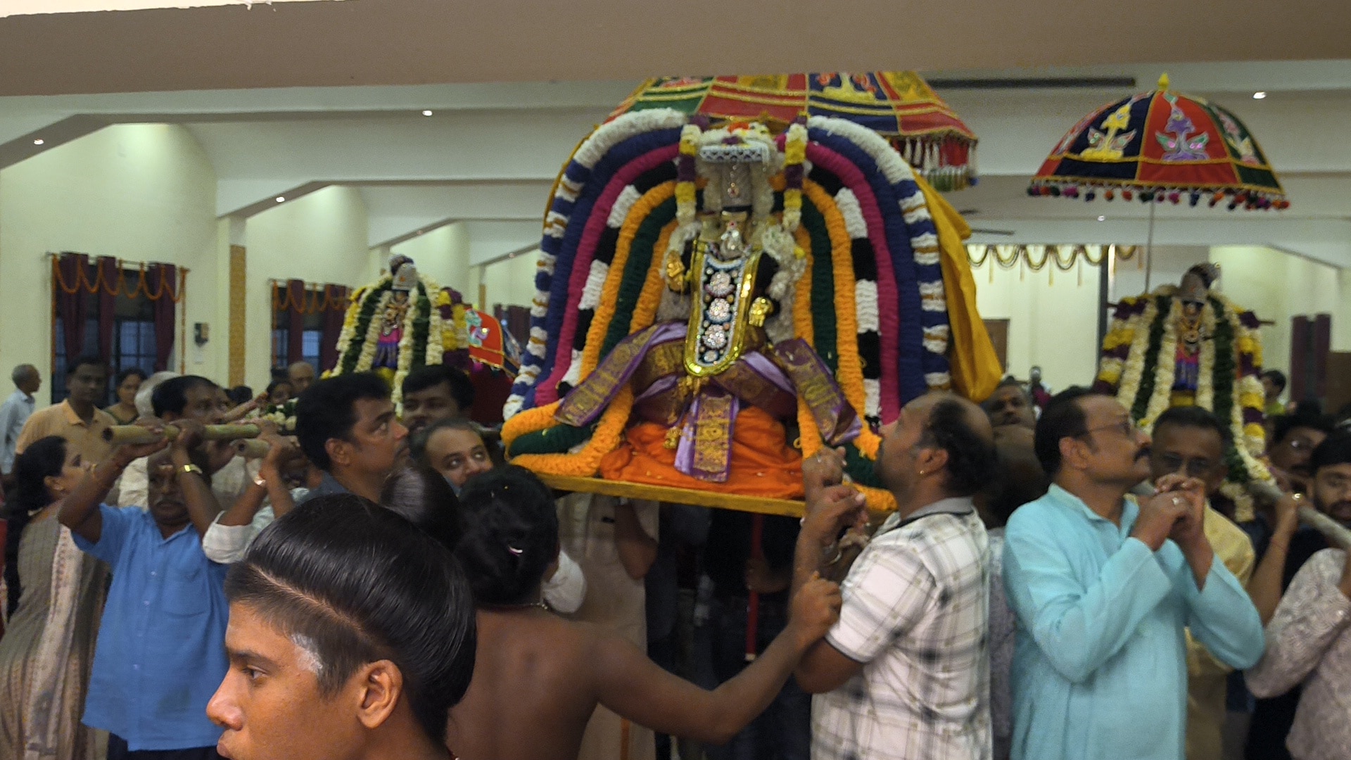 दक्षिण भारतीय रीति-रिवाजों से निकली बारात