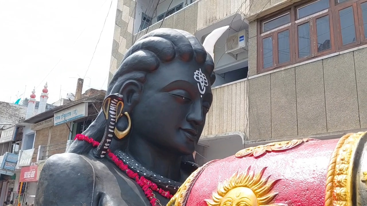 35 साल से जबलपुर से आ रही गणेश प्रतिमा