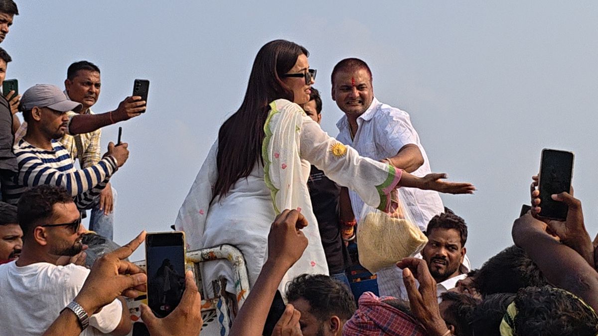  Akshara Singh