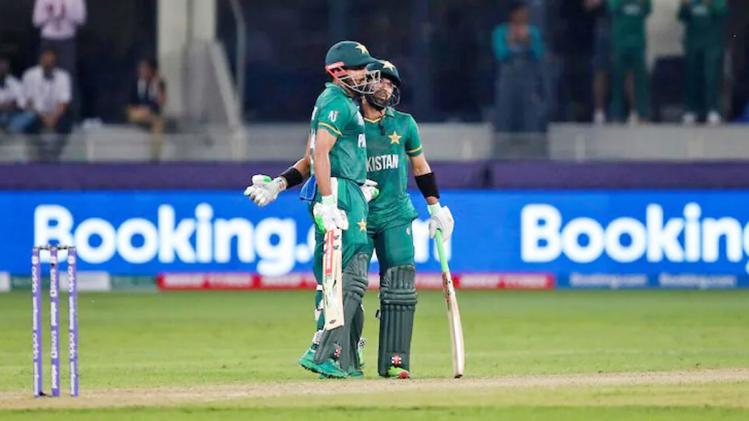 भारत के खिलाफ बाबर आजम और मोहम्मद रिजवान ने की शानदार बल्लेबाजी  (AP Photo)