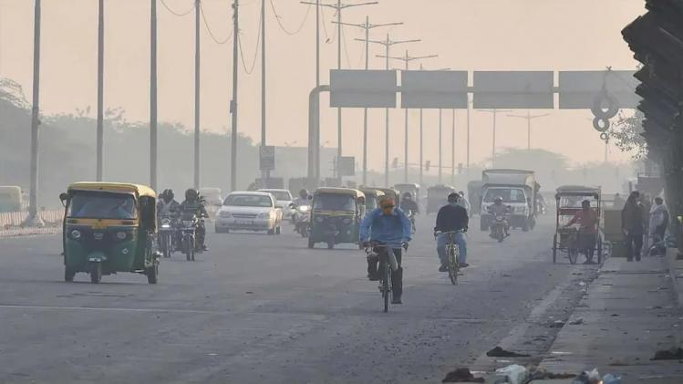 दिल्ली से आई Good News ! हवा की गुणवत्ता में सुधार... इस तारीख से फिर  खुलेंगे स्कूल - Delhi air quality improve School and Institute open from  November 29 says Environment Minister