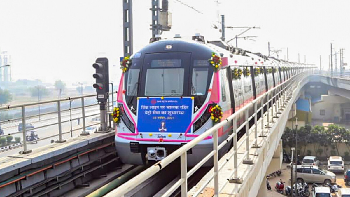 Driverless Metro on Pink Line (PTI) Driverless Metro on Pink Line (PTI)