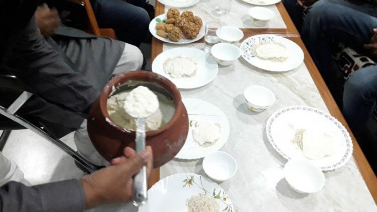 मिथिलांचल के लोगों ने मकर संक्रांति पर खाया 300 टन दही मिथिलांचल के लोगों ने मकर संक्रांति पर खाया 300 टन दही
