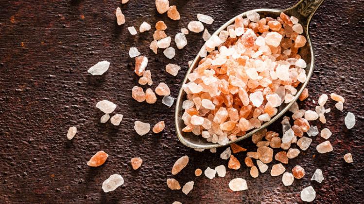 सेहत के लिए रामबाण है सेंधा नमक...पाचन से लेकर स्किन तक का रखता है