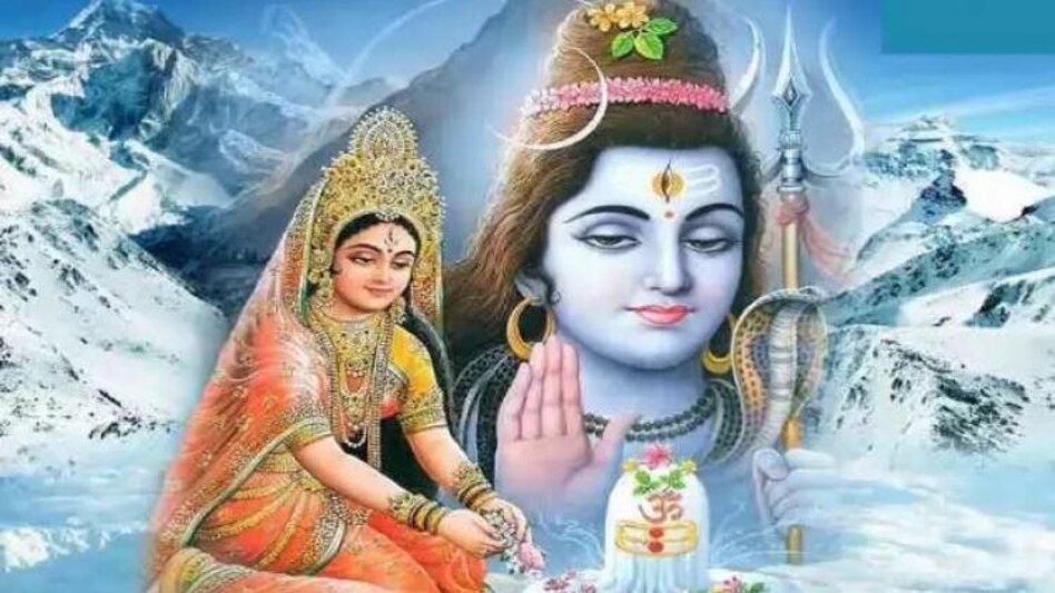 Hartalika Teej 2022: हरतालिका तीज के दिन व्रत रखने वाली महिलाएं जरूर ध्यान में रखें ये खास बातें...जानिए व्रत के सही नियम - puja vidhi hartalika teej 2022 things to avoid during