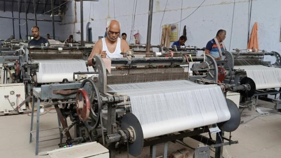 कम मेहनत और ज़्यादा उत्पादन के लिए सोलर चरखा बना साथी कम मेहनत और ज़्यादा उत्पादन के लिए सोलर चरखा बना साथी