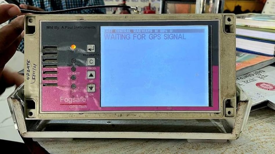 Anti fog shop system in railways