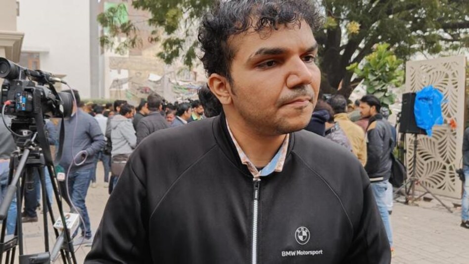 लखनऊ बिल्डिंग हादसे में लोगों की जान बचाने वाला मिलिंद लखनऊ बिल्डिंग हादसे में लोगों की जान बचाने वाला मिलिंद