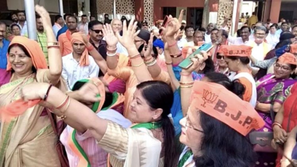 UP Local Body Polls: ट्रिपल इंजन सरकार की तैयारी में BJP, निकाय चुनाव में 44 फीसदी महिला उम्मीदवारों पर जताया भरोसा - UP Local Body Polls Triple engine govt BJP gives 44%