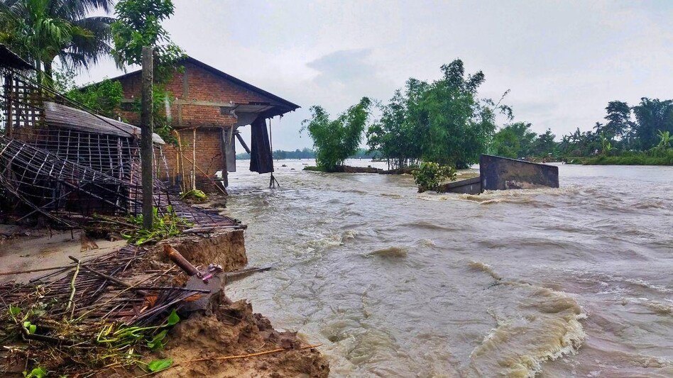 राजस्थान में कई जिलों में मूसलाधार बारिश और तेज हवाओं ने यूं बरपाया कहर-Torrential rains and strong winds wreaked havoc in many districts of Rajasthan