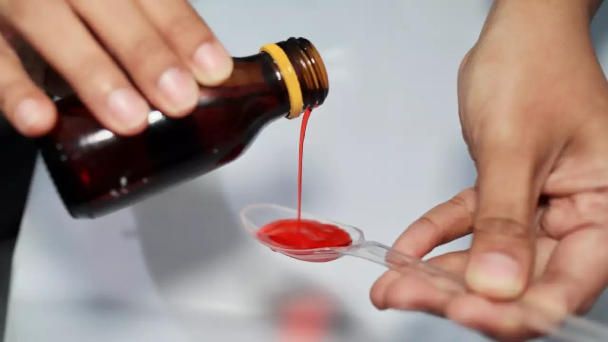 Cough Syrup Banned सरकार ने 4 साल से कम उम्र के बच्चों के लिए इन सर्दी