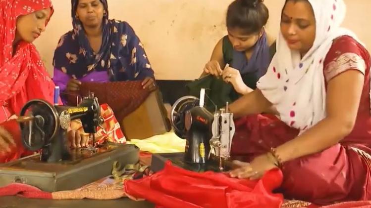 स्वंय सहायता समूह की महिलाएं