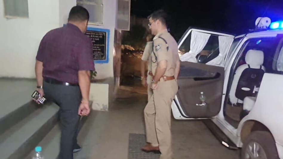 ખેડા જિલ્લાના ત્રાજમાં યુવતીની જાહેરમાં હત્યા, હુમલાખોર ફરાર gujarattak