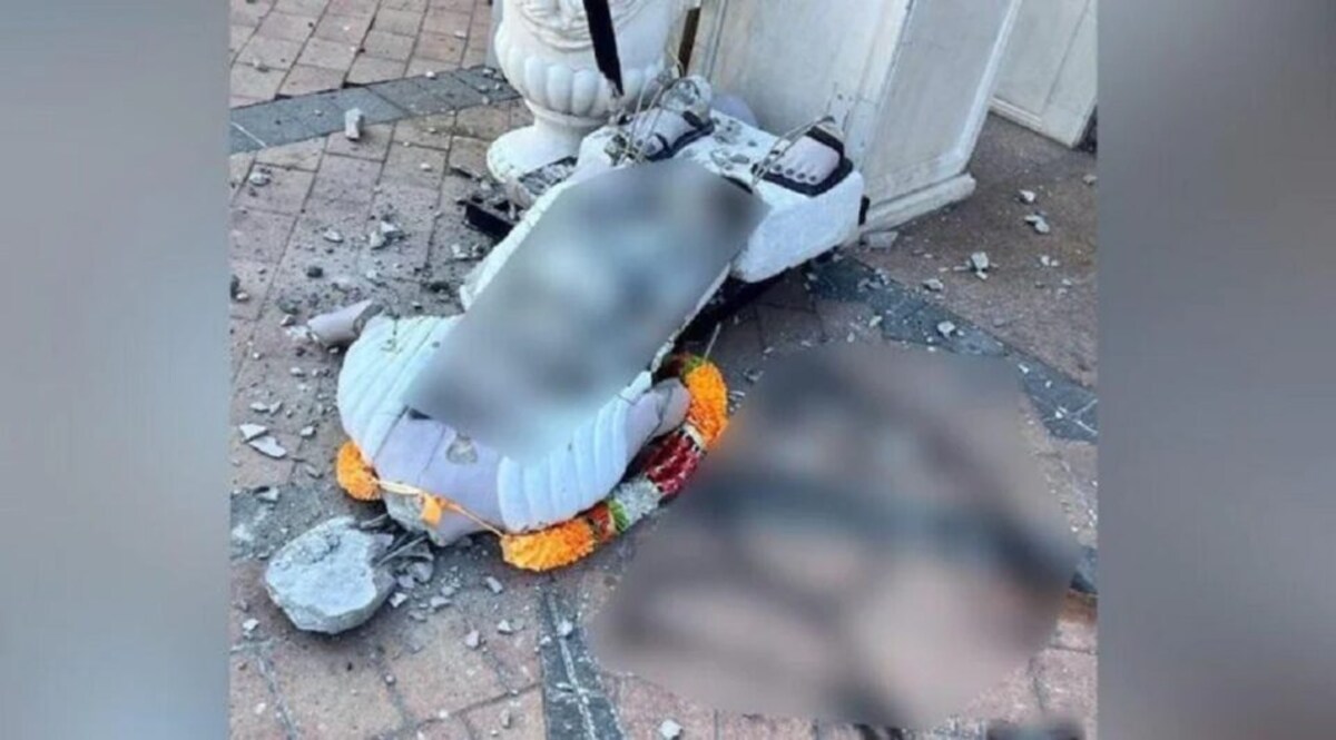 ‘બાપુ’ સાથે દુર્વ્યવહાર: અમેરિકામાં Mahatma Gandhiની પ્રતિમાને તોડી પડાઈ, ઉપર અપશબ્દો લખાયા gujarattak