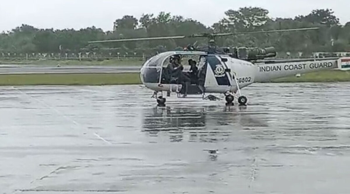 VIDEO: કોસ્ટગાર્ડ દ્વારા દિલધડક રેસક્યું ઓપરેશન, મધદરિયે ડુબતી બોટમાંથી 13 લોકોને બચાવી લેવાયા gujarattak