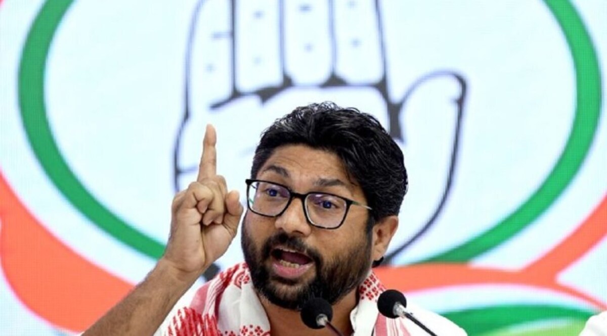 બિલ્કીસ બાનો કેસ: જીગ્નેશ મેવાણીએ સરકારને ઘેરી, કહ્યું, બળાત્કારીઓ પર પ્રેમ ઊભરાઈ આવ્યો! gujarattak