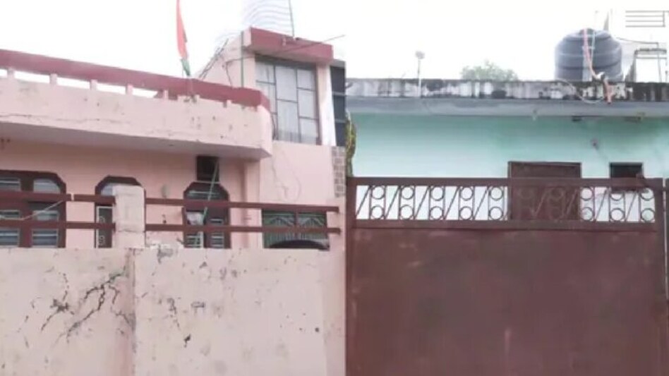 Jammu-Kashmir: સિદરાના એક ઘરમાં 6 મૃતદેહો મળતા ચકચાર; મૃતકોમાં મહિલા અને બાળક પણ સામેલ gujarattak