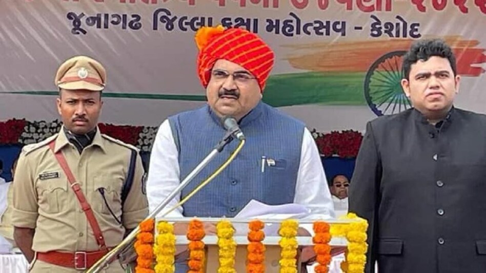 જૂનાગઢમાં સ્વતંત્રતા પર્વની ઉજવણીમાં મંત્રીએ ભાંગરો વાટ્યો, બોલ્યા- ભારત 1997માં આઝાદ થયો gujarattak