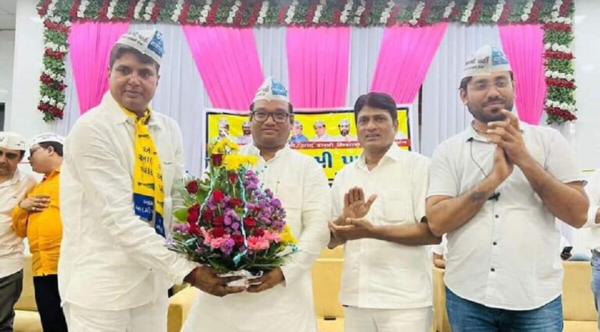 સુરતમાં રાજકીય ભૂંકપ, 1500થી વધુ ભાજપના કાર્યકર્તાઓ AAPમાં જોડાયા gujarattak