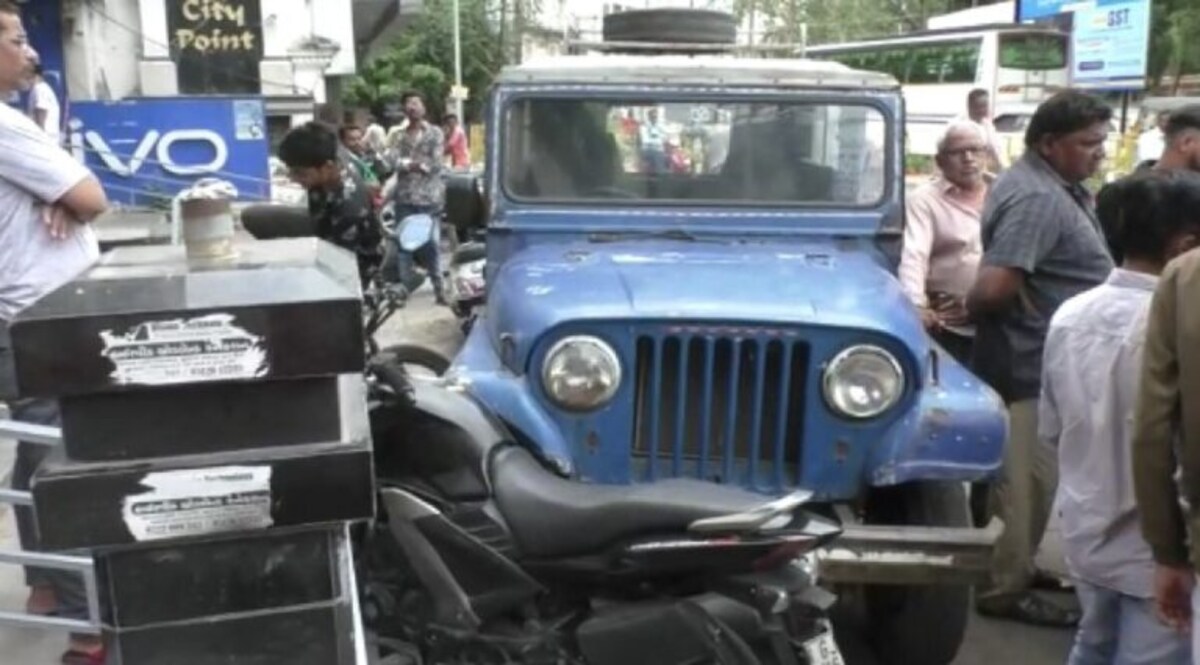 Jamnagar: જીપ ચાલકે કાબૂ ગુમાવતા 6 વાહનોને કચડી નાખ્યા, સ્થાનિકો ભેગા થઈ જતા ડ્રાઈવર ફરાર gujarattak