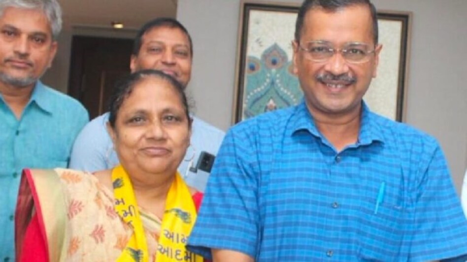 ભાજપના 1 અને કોંગ્રેસના 2 દિગ્ગજ નેતાઓ AAPમા જોડાયા, બંને પાર્ટીમાં આવ્યો રાજકીય ભૂકંપ gujarattak