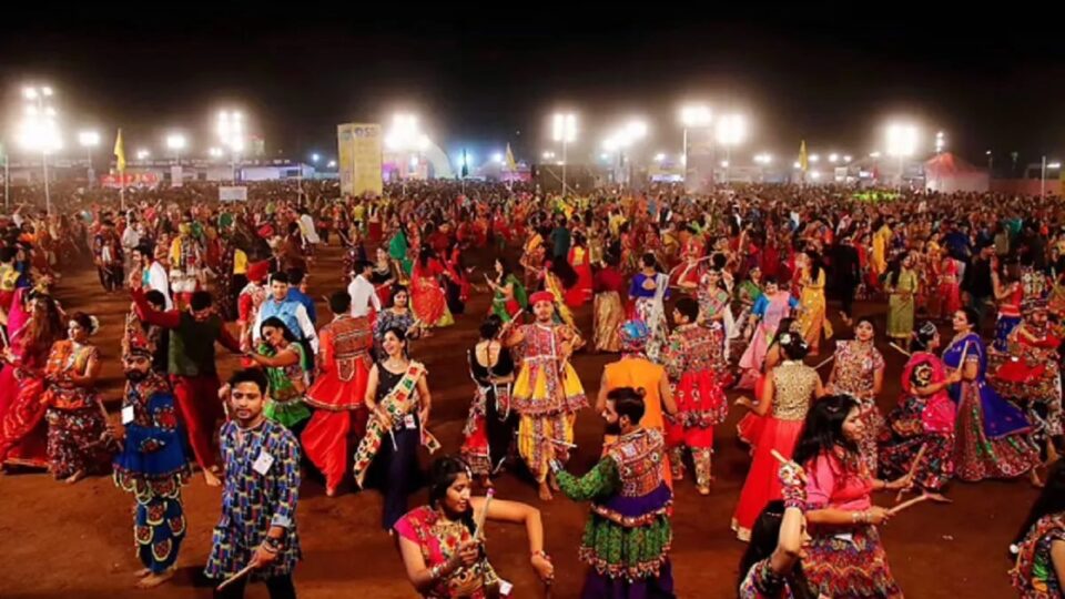 નવરાત્રીના તહેવારને લઈને ગરબા રસિકો માટે રાજ્ય સરકારે લીધો મહત્વપૂર્ણ નિર્ણય gujarattak