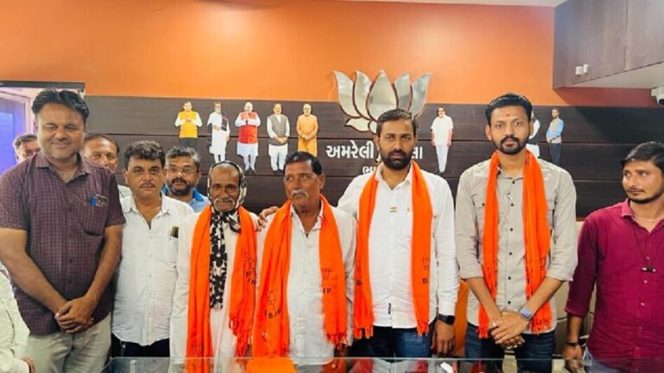 અમરેલી કોંગ્રેસમાં પડ્યું મોટુ ગાબડું, આ દિગ્ગજોએ BJPનો કેસરિયો ધારણ કર્યો gujarattak