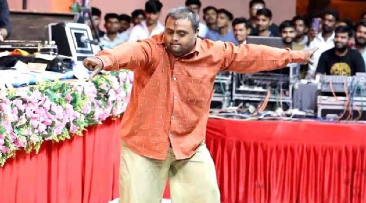 ‘કમો તો ભગવાનનું ઘરેણું કહેવાય, એને ડાયરામાં નચાવાય કે ધુણાવાય નહીં’, આ લોકસાહિત્યકારે ઉઠાવ્યો સવાલ gujarattak