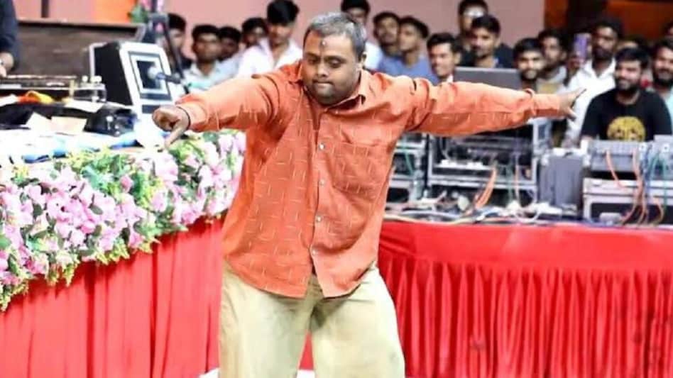 ‘કમો તો ભગવાનનું ઘરેણું કહેવાય, એને ડાયરામાં નચાવાય કે ધુણાવાય નહીં’, આ લોકસાહિત્યકારે ઉઠાવ્યો સવાલ gujarattak