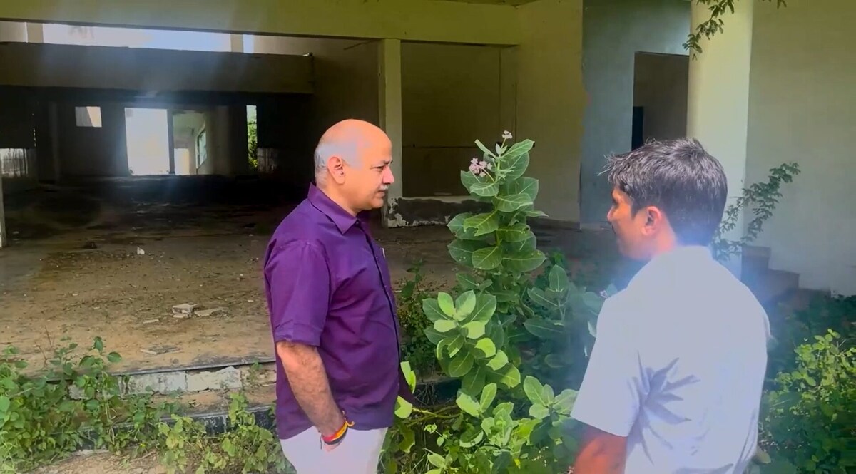 સિદ્ધપુરમાં 70 કરોડના ખર્ચે બનેલી અને 10 વર્ષથી ખંડર પડેલી હોસ્પિટલ જોઈને મનીષ સિસોદિયા શું બોલ્યા? gujarattak