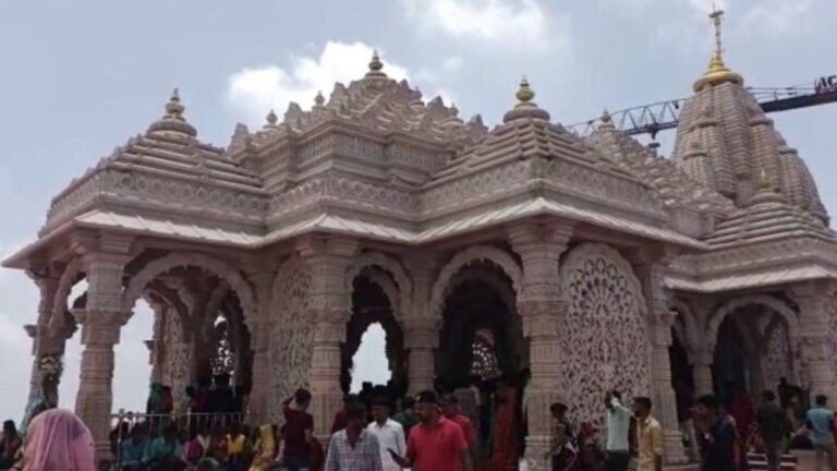 પાવાગઢમાં ભાવિકોની સુવિધામાં થયો વધારો, હવે શિખર ઉપર ધજા ચડાવી શકાશે gujarattak