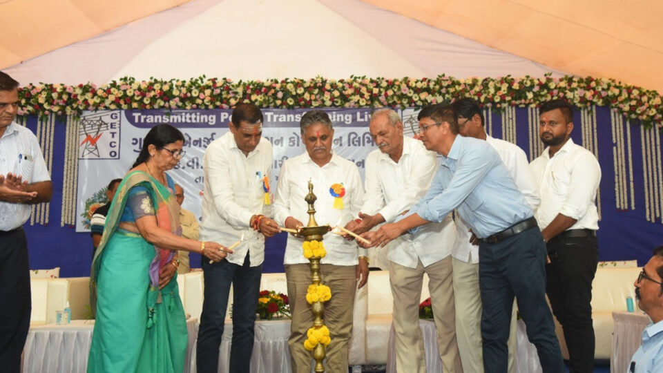 ચૂંટણી નજીક આવતાની સાથે જ વિકાસકાર્યોની લાઇનો લાગી, જે નથી જોઇતું તે પણ આપી રહી છે સરકાર gujarattak