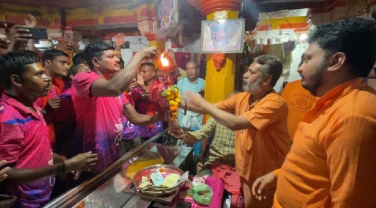 જ્યોતથી જ્યોત પ્રજ્વલિત કરવાની અનોખી પ્રથા, શ્રદ્ધાળુઓ 900 KM પગપાળા મા અંબાના મંદિરે પહોંચ્યા gujarattak