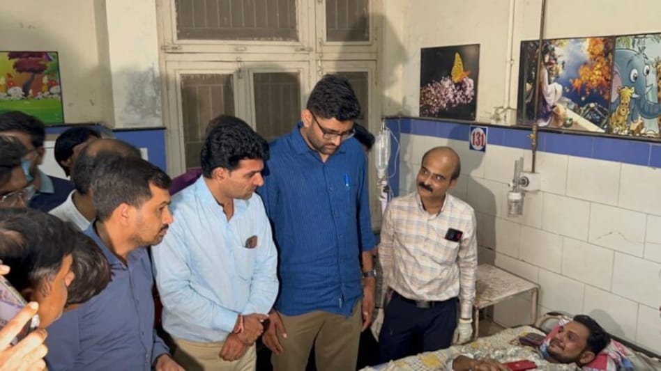 ઈજાગ્રસ્તો માટે રક્તદાન કરવા AAPના કાર્યકર્તાઓને મોરબી પહોંચવા ટકોર, પાર્ટીએ ટ્વીટ કરી જણાવ્યું.. gujarattak