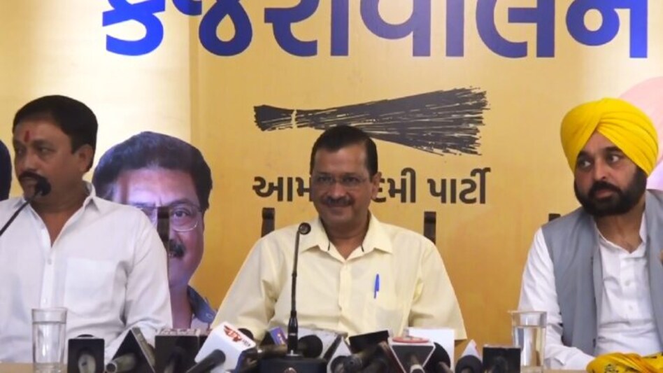 કોળી સમાજના દિગ્ગજ નેતા AAPમાં જોડાયા, કેજરીવાલે ખેસ પહેરાવી કહી આ મોટી વાત… gujarattak