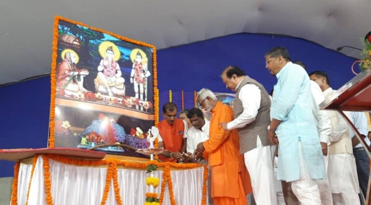 શસ્ત્ર પૂજા કરી સ્વામી અસીમાનંદે કહ્યું ધર્માંતરણએ આંતકી પ્રવૃત્તિ છે, નાબૂદ કરવા ચુસ્ત પગલાં ભરીશું gujarattak