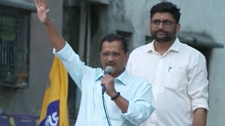 ‘આ લોકો કહે છે કેજરીવાલની આંખો ફોડી નાખીશું, પગ તોડી નાખીશું’- સુરતમાં રોડ શોમાં જે થયું તે પછી બોલ્યા AK gujarattak