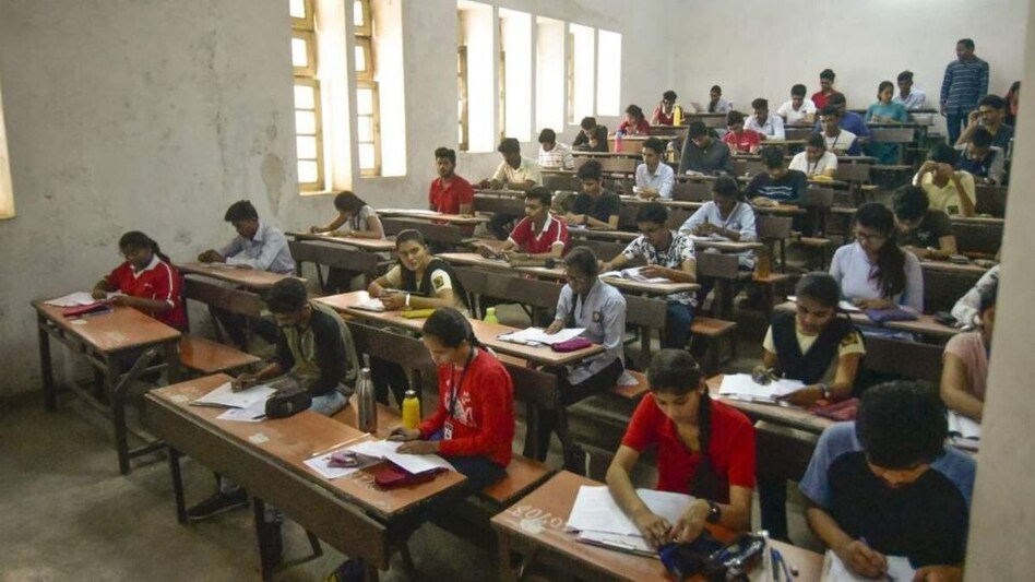 CBSE ધો-10 અને 12ની પરીક્ષાઓની તારીખો જાહેર, 15 ફેબ્રુઆરીથી એક્ઝામ શરૂ gujarattak