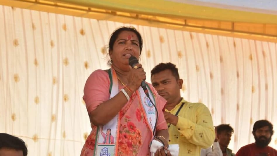 વાવમાં મત માગવા ગયેલા ગેનીબેન ઠાકોરને જનતાએ ઘેર્યા, પ્રચાર છોડી ગાડીમાં બેસી પાછા જવું પડ્યું gujarattak