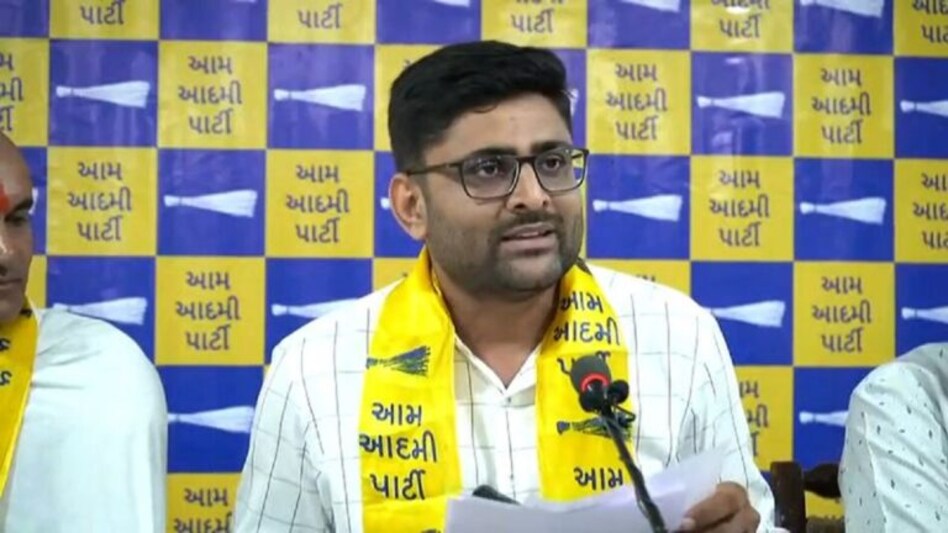AAP એ જાહેર કરી ઉમેદવારની 14મી યાદી, વધુ 10 ઉમેદવારો ઉતાર્યા મેદાને gujarattak