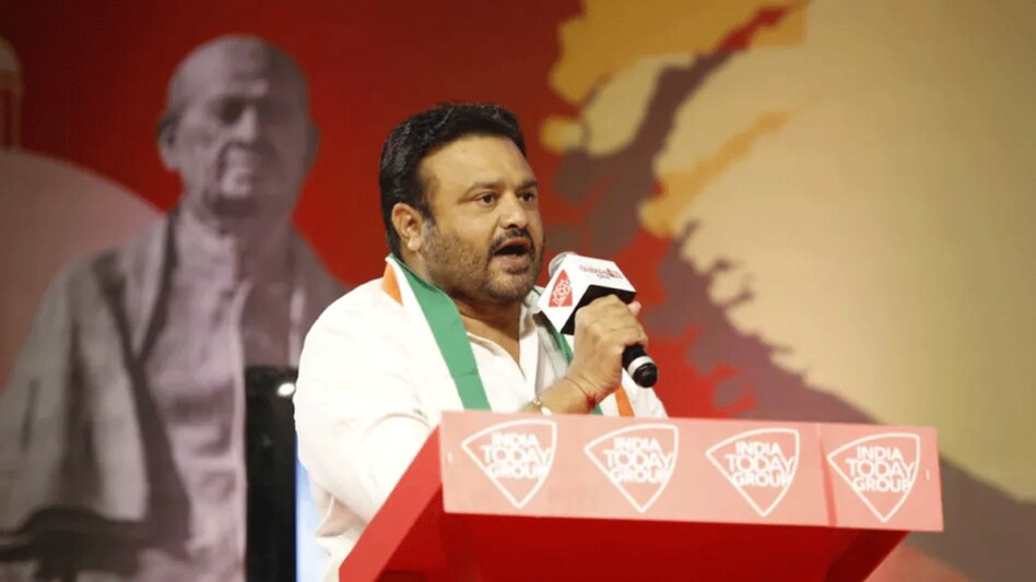 ગુજરાતના યુવાનોએ 27 વર્ષથી કર્ફ્યૂ નથી જોયો, રોજગાર મુદ્દે ગુજરાતમાં અવ્વલ gujarattak