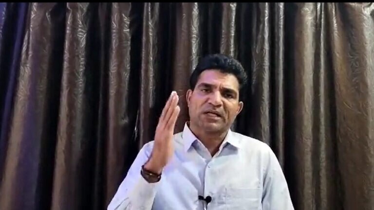 ‘મહિનો રજા લઈ AAPનો પ્રચાર કરો’- ઈશુદાન આ શું બોલ્યા, પાર્ટીનો CM ફેસ જાહેર થયા પછીનો પહેલો ‘ડાયરો’- Video gujarattak