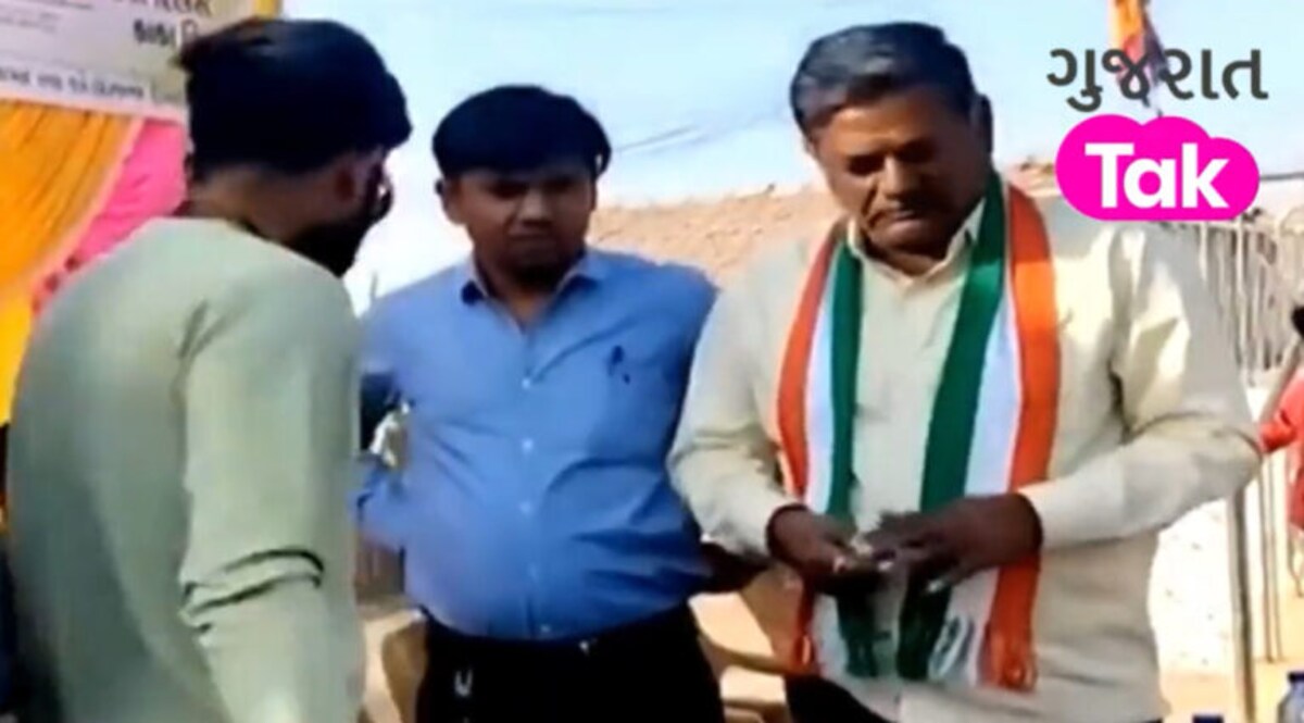 ‘કાકાના કામ નહીં, કાંડ બોલે છે’- MLA લલિત કગથરાના મોંઢા પર યુવાનોએ કરી ‘ગજબ બેઈજ્જતી’ gujarattak