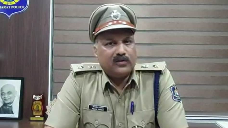 કેજરીવાલના રોડ શો પર પથ્થરમારો નથી થયો- સુરત પોલીસની સ્પષ્ટતા gujarattak