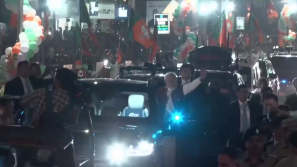 વલસાડથી થયો વડાપ્રધાન નરેન્દ્ર મોદીનો ઝંઝાવાતી પ્રચારઃ જુઓ video gujarattak