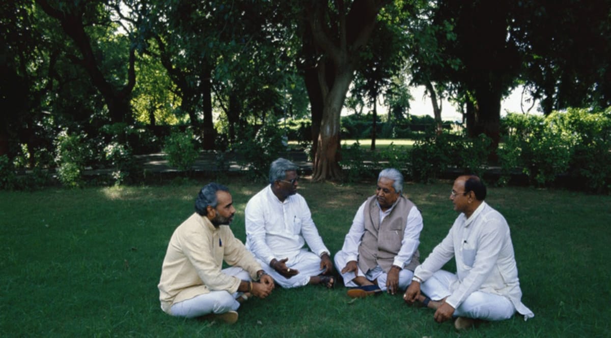 કોણ છે શંકરસિંહ બાપુ જેના કોંગ્રેસ સાથે રિસામણા મનામણા ચાલ્યા જ કરે છે gujarattak