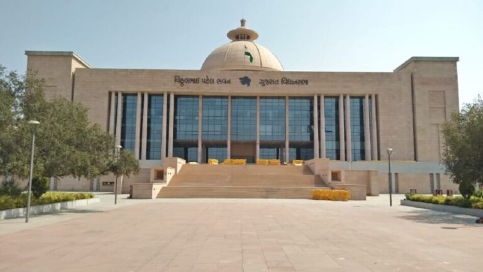 ગુજરાતી ફરજિયાતનું બિલ વિધાનસભામાં સર્વાનુમતે પસારઃ જો કોઈ શાળાએ ન માન્યું તો… gujarattak